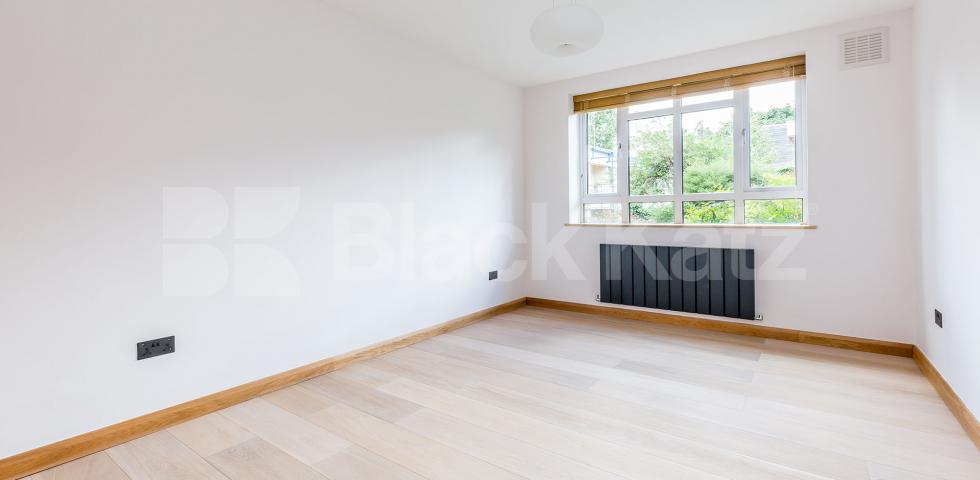 Stunning two bed with easy access to City and Central London! Great Percy Street, Kings Cross